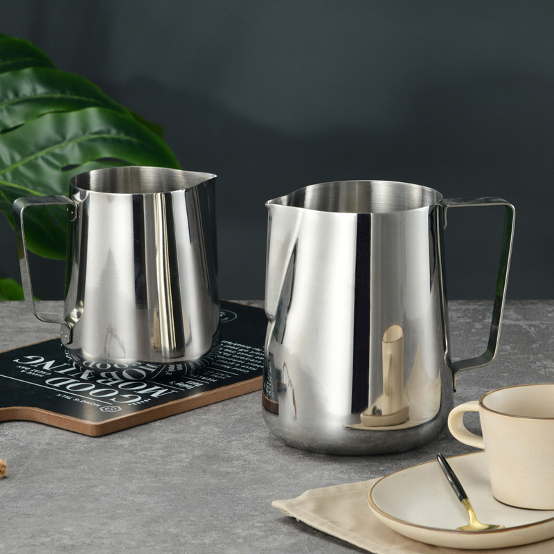 Brocca per Montare il Latte in - Barista Milk Jug recensione e prezzo