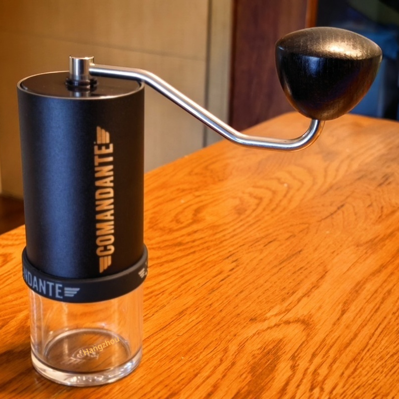 Macinacaffè Manuale Comandante - Burr Hand Grinder recensione e prezzo